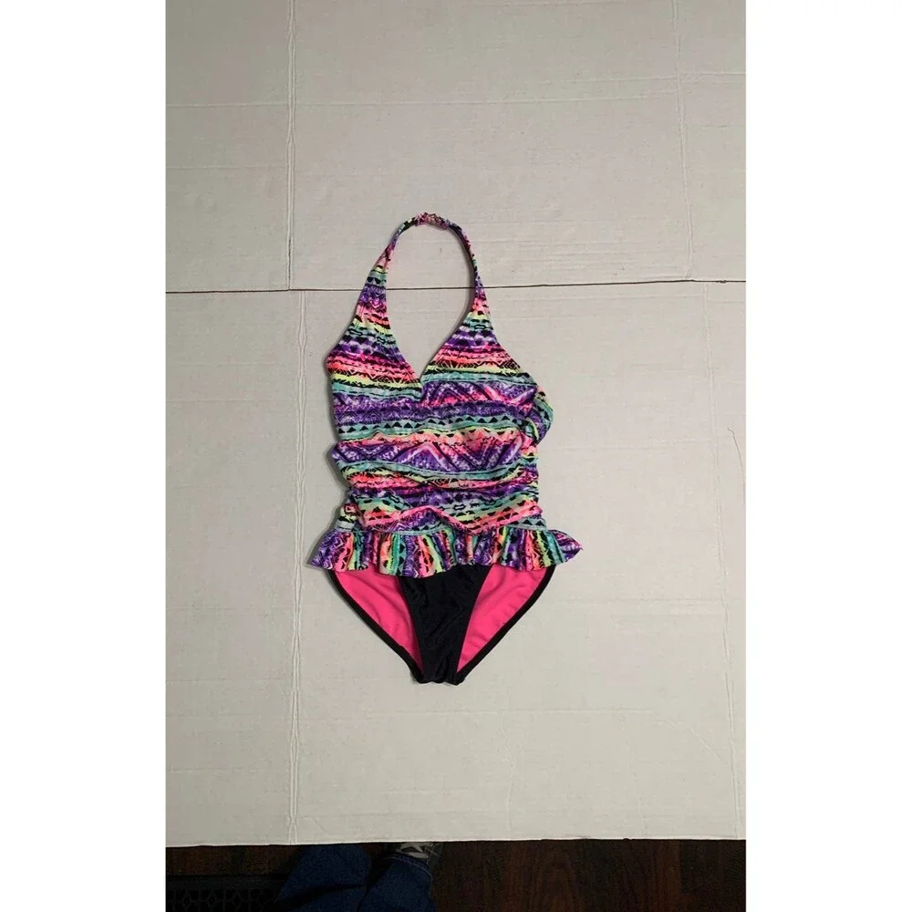 Wonder Nation One Piece Swimsuit. Size M 7-8.